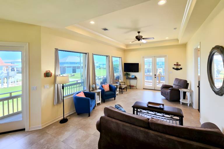 Family-Friendly ‘Casa Sol’ House in Crystal Beach! — photo 3