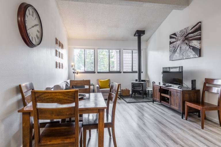 Summit 256 - Top Floor Summit 1 Bedrm 1 Bathrm Condo Close to Little Eagle Lodge Sleeps 4 — photo 2