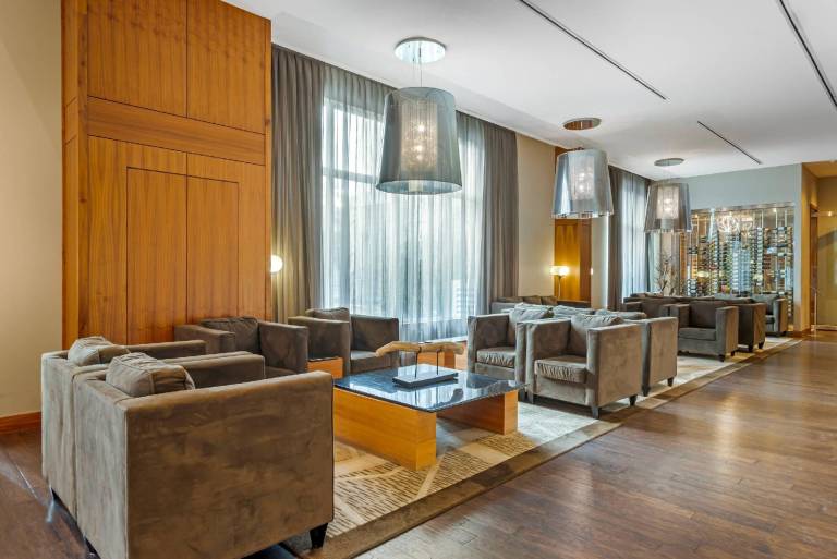 Radisson Hotel & Conference Centre Calgary Airport — photo 3