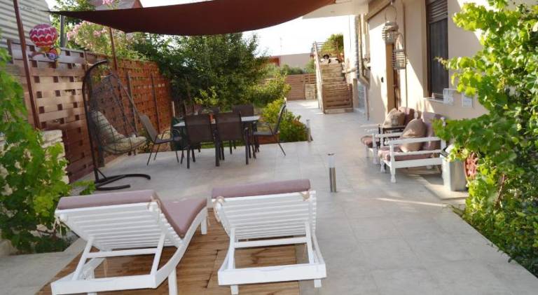 House with patio & garden | Perfect for remote work in Heraklion