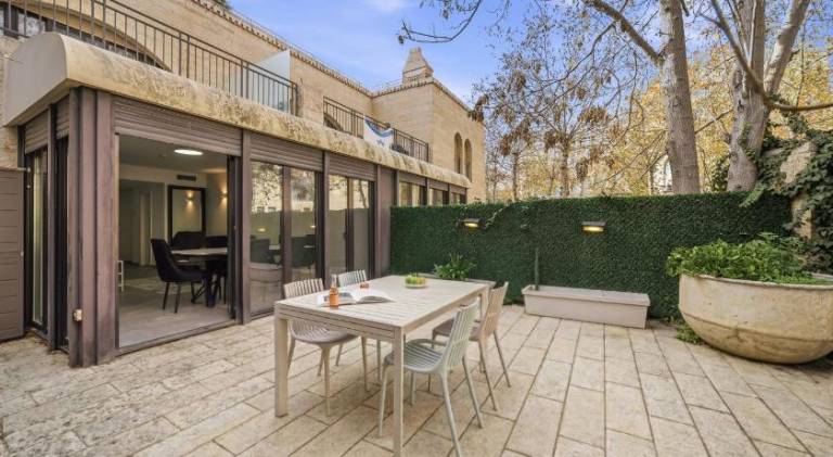 2 BR next to Old City with Patio by FeelHome in Jerusalem