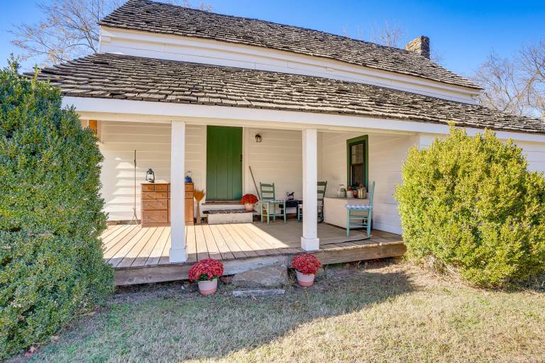 Blue Ridge Retreat! Cottage on the Rapidan River in Culpeper, VA