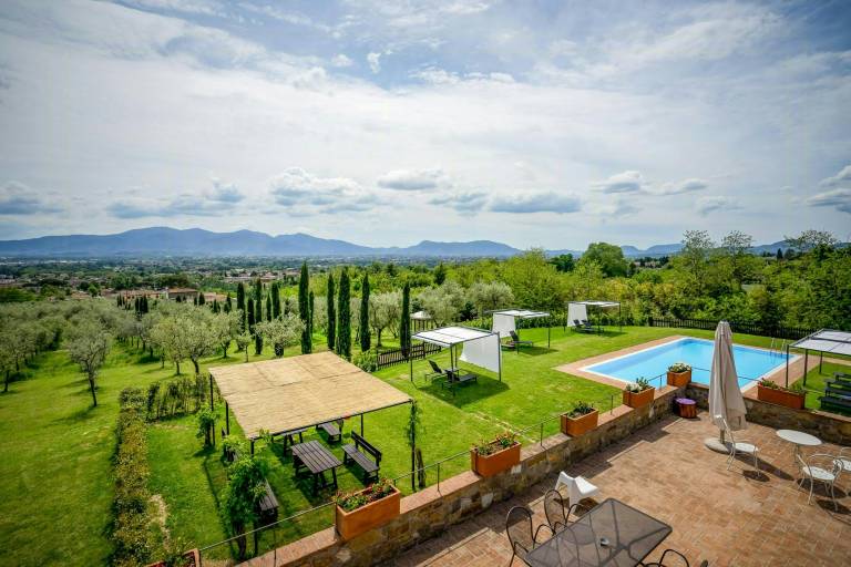 Rental apartment with BBQ, garden & private pool — photo 5