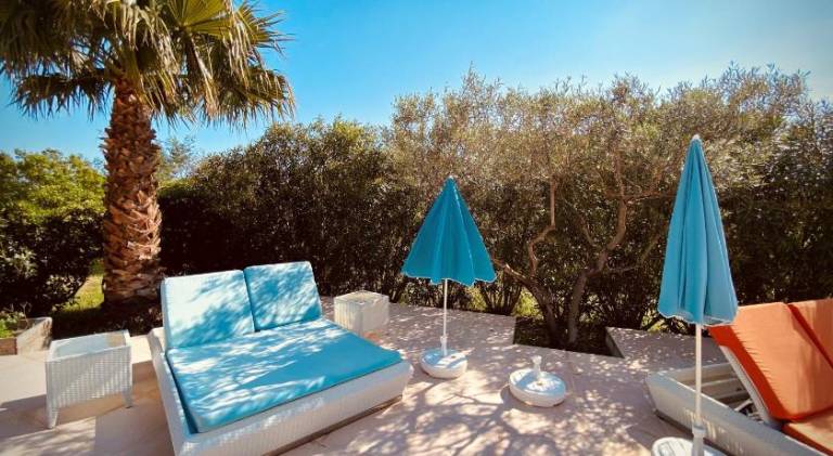 Rental apartment with garden, terrace & private pool | Close to the beach | Dogs allowed — photo 5