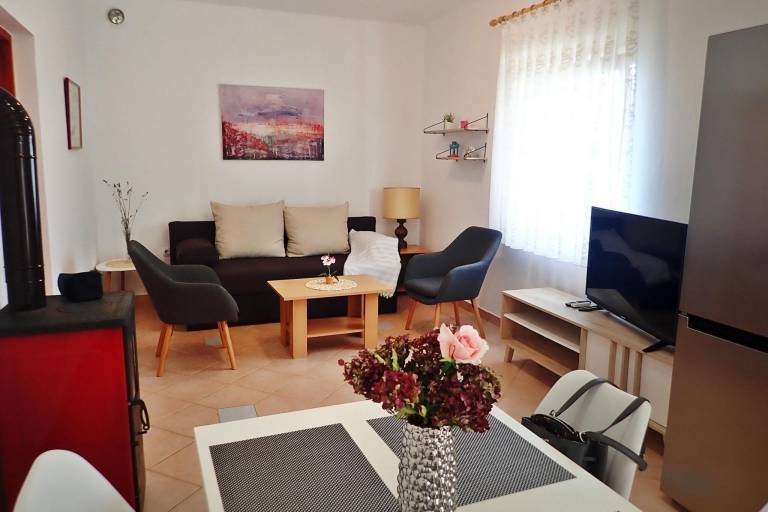 Charming apartment with patio, barbecue & garden | Sea view | Pet-friendly — photo 3