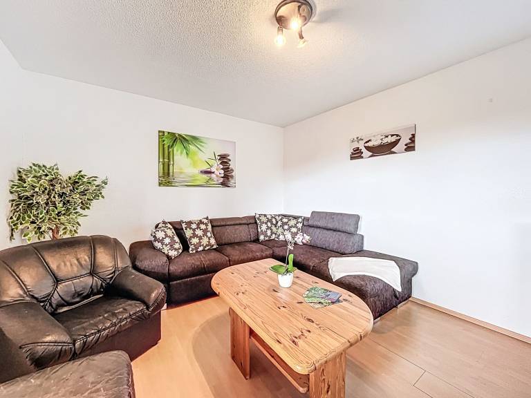 Family-friendly rental apartment with yard & patio | Pets allowed — photo 2