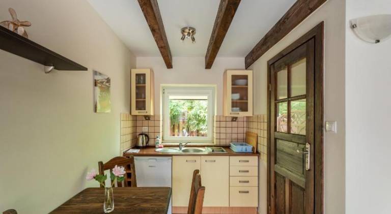 Charming house with barbecue, patio & yard | Pets allowed — photo 4
