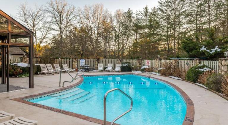 Vacation home with pool | Pets are welcome — photo 4