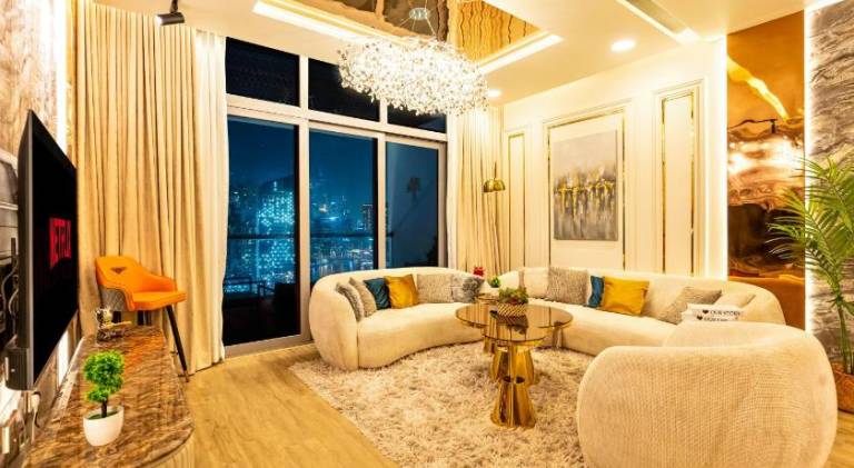 Elite Waterfront 3BR Haven - Marina and Sea Views! — photo 2