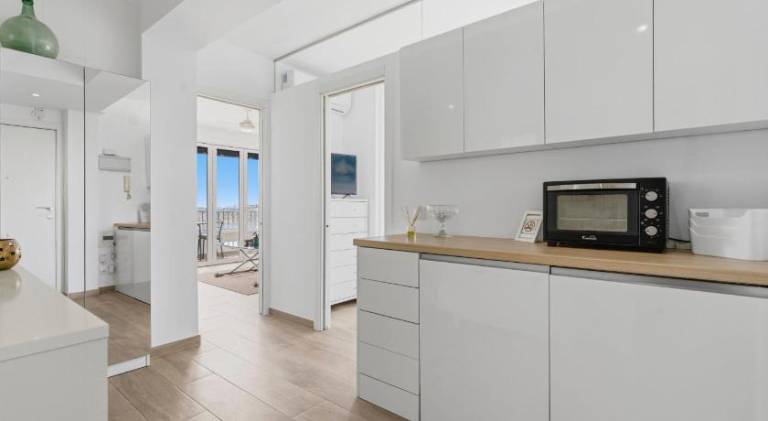 Fully equipped apartment with terrace, grill & jacuzzi | Beach nearby | Suitable for remote work | Dogs allowed — photo 4