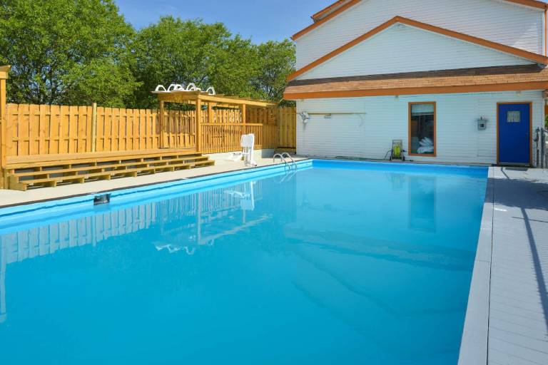 Americas Best Value Inn & Suites Branson - Near the Strip — photo 2