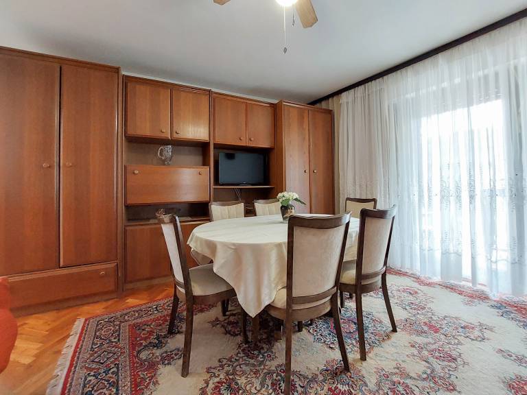 Apartment with barbecue & garden | Garden view — photo 4