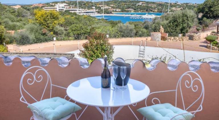 Holiday apartment with pool in Arzachena