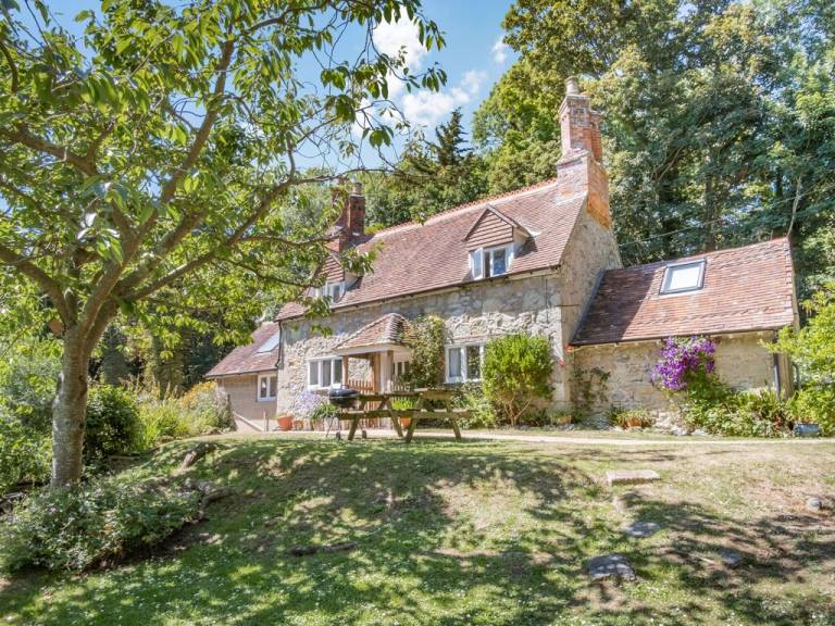 Cottage  Niton