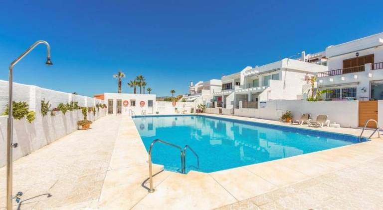 Beautiful vacation home with pool | Close to the beach | Dogs allowed — photo 2