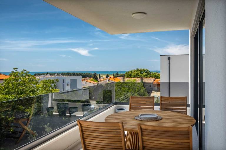 Apartment with terrace | Dogs allowed in Novigrad