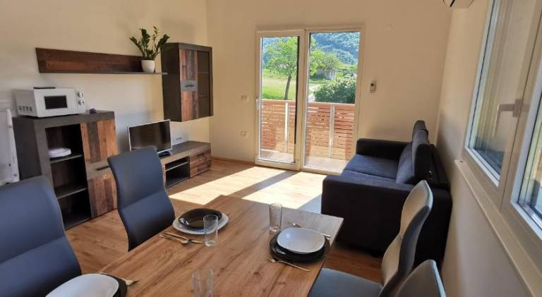Apartma Ostri kras