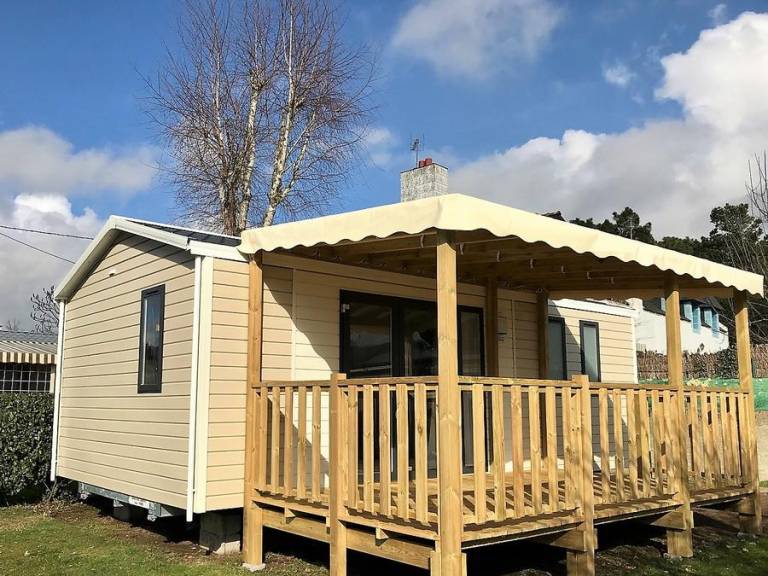 Nice mobile home with patio & heated pool | Pets are welcome — photo 5