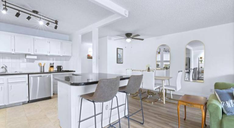 Rental apartment with 1 room for 4 persons in Calgary, AB