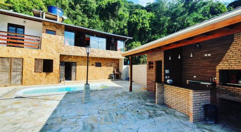 Pleasant vacation home with pool | Pets are welcome — photo 5