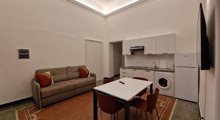 Rental apartment with terrace & yard | Near Via Giuseppe Garibaldi — photo 3
