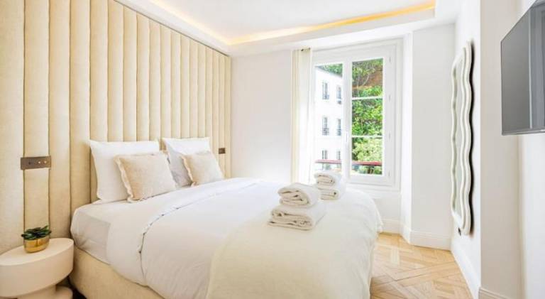 Holiday apartment with terrace & yard | Next to Sacré-Cœur | Pets are welcome — photo 2