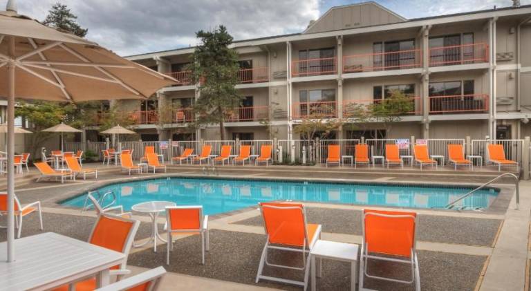 Ashland Hills Hotel & Suites — photo 4