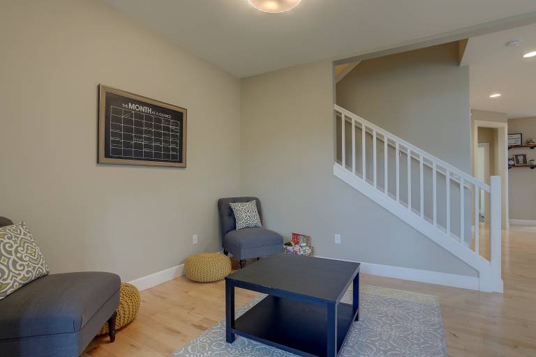 Vantage Point - Hot Tub, Updated, Outdoor Spaces, Steps to Old Mill and River — photo 5