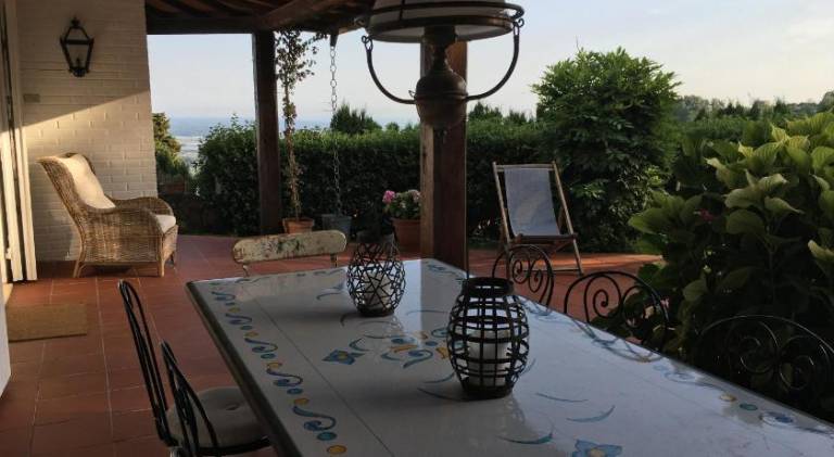 Villa with pool — photo 5