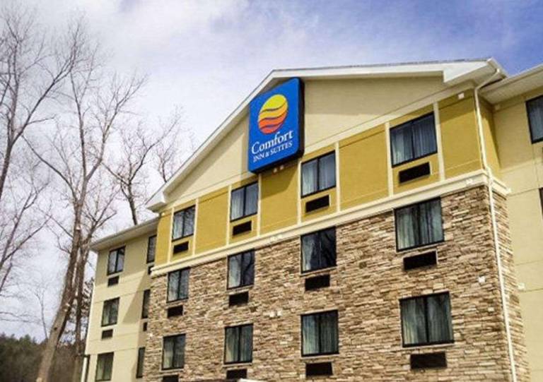 Comfort Inn & Suites Brattleboro I 91