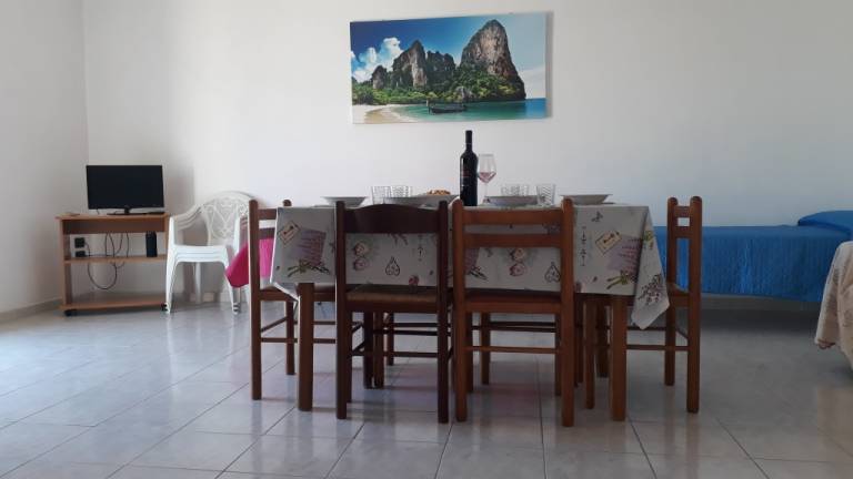Apartment with 2 rooms for 6 persons — photo 2