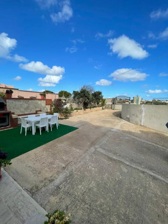 Villa with grill & garden — photo 2