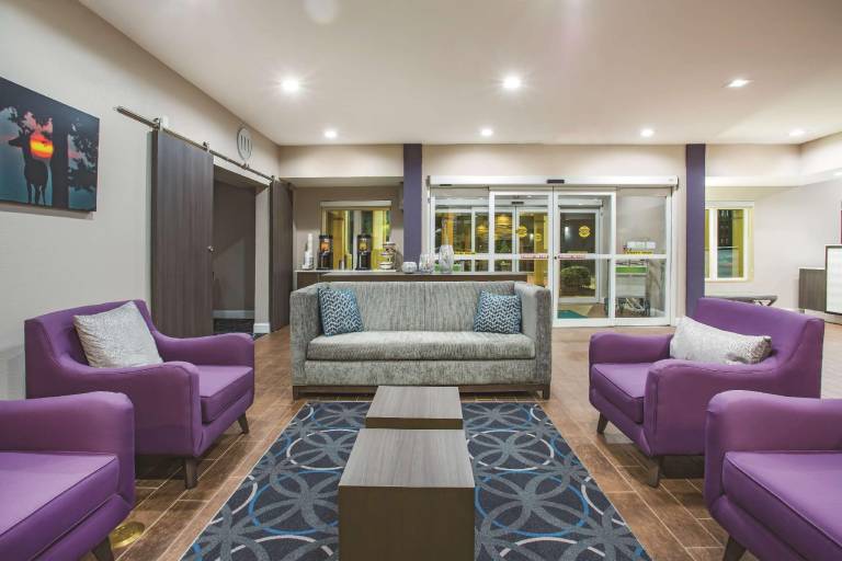 La Quinta Inn & Suites by Wyndham Russellville — photo 4