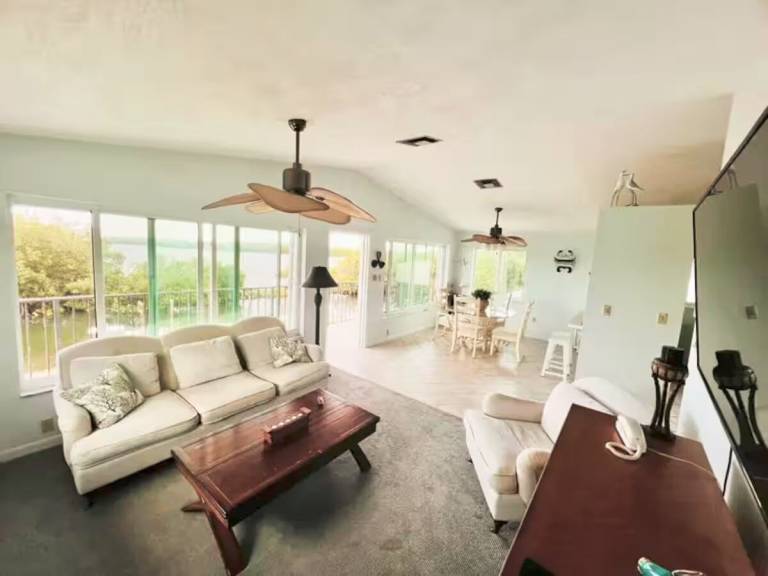 Boaters delight! 1 min to open water, Dock & Beach — photo 4