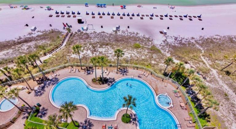 Fully equipped nice rental apartment with heated pool, hot tub & grill | Next to the beach | Dogs allowed — photo 4