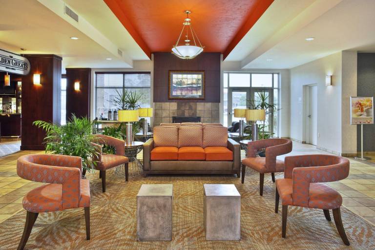 Holiday Inn & Suites Green Bay Stadium by IHG — photo 2