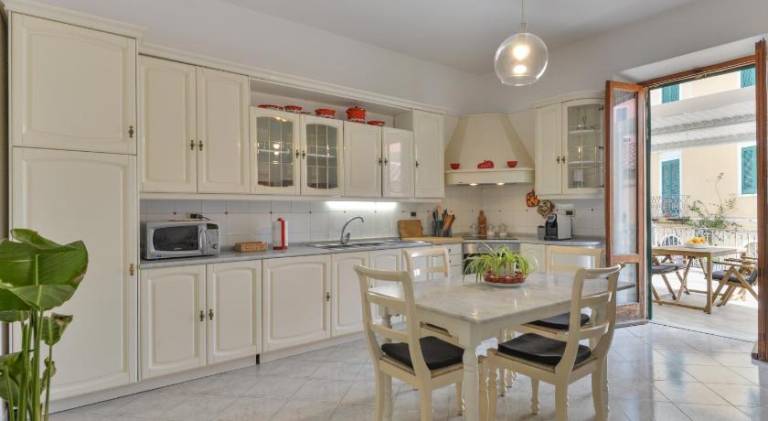 Holiday apartment with 2 rooms for 6 persons — photo 3
