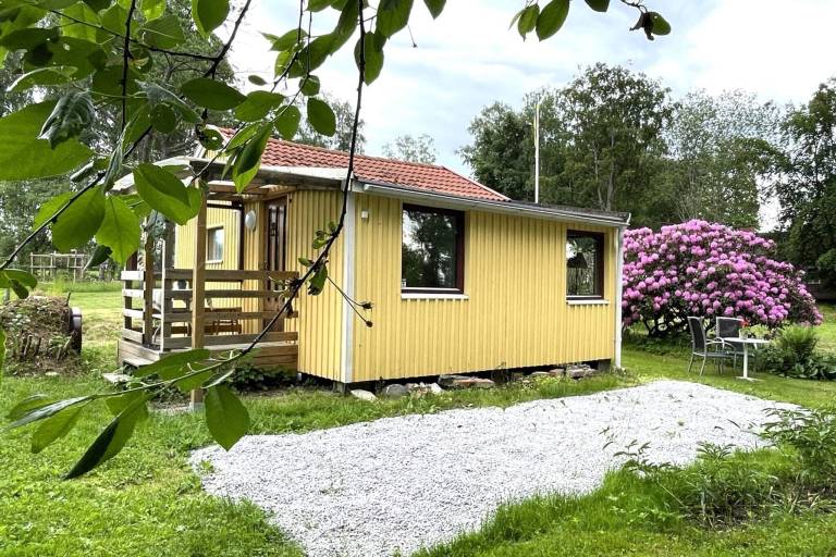 Vacation home with barbeque, yard & patio — photo 2