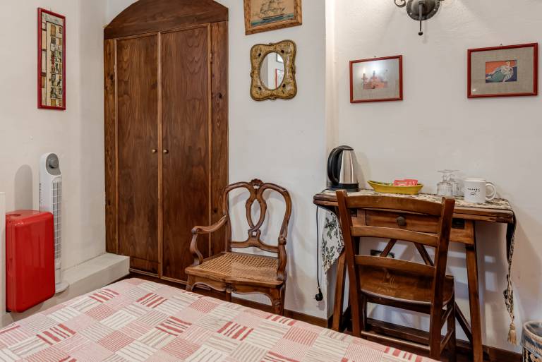 Pleasant private room with fast internet & yard | Garden view | Pets allowed — photo 4