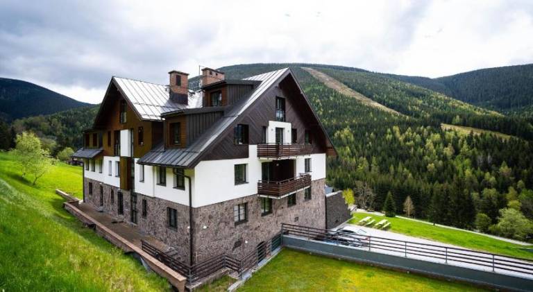Apartment with hot tub in Spindleruv Mlyn