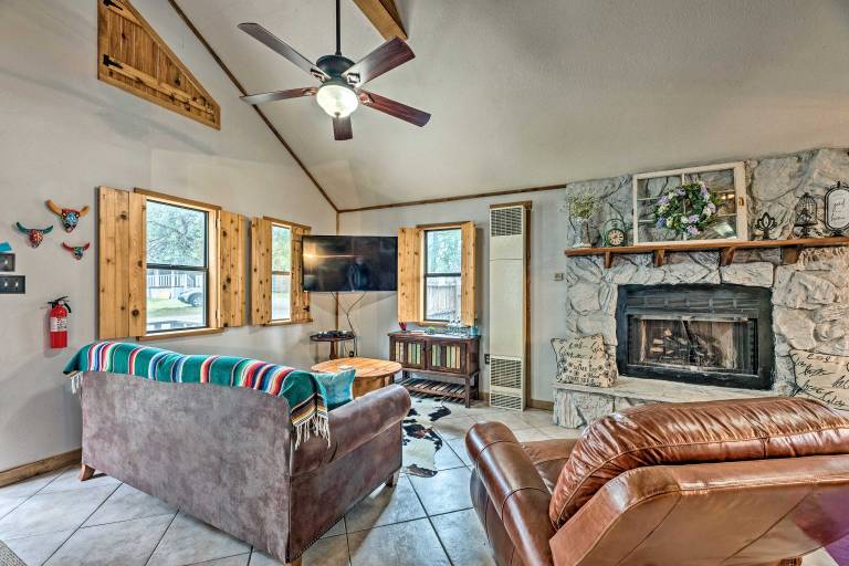 Ruidoso Cabin w/ Deck & Grill - Walk to Town! — photo 3