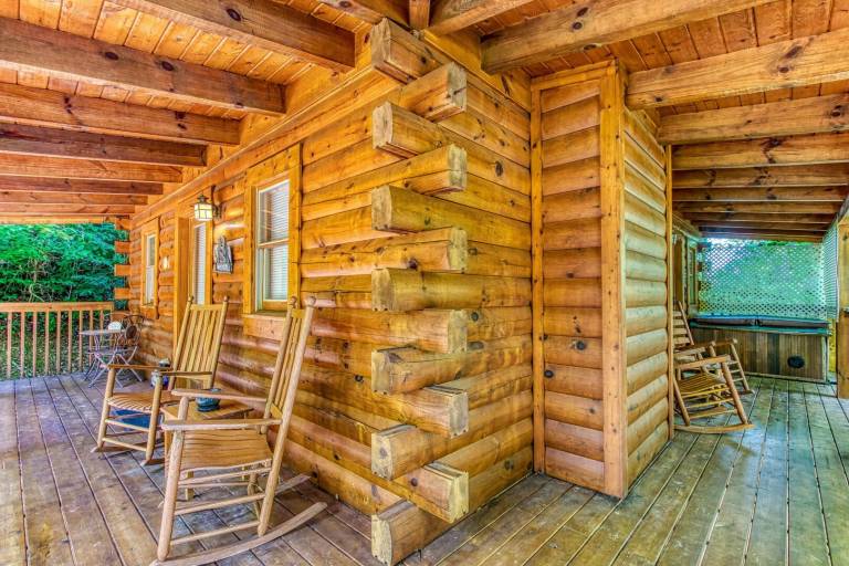 Child-friendly charming cabin with private pool | Pets allowed — photo 2