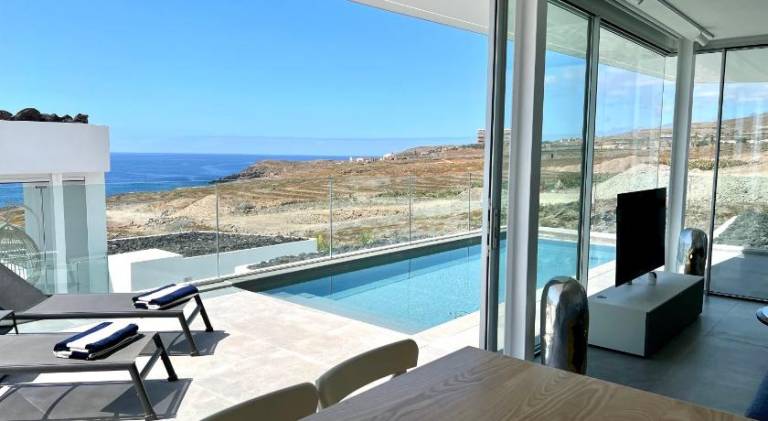 Villa with private pool, yard & patio — photo 3
