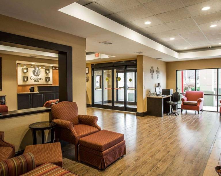 Comfort Inn Biltmore West — photo 4