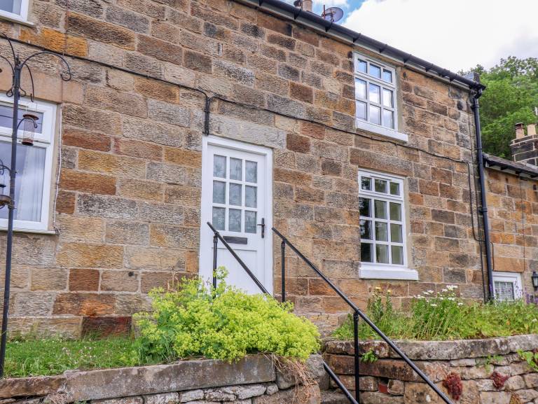 Cottage with garden | Pets are welcome in Scarborough