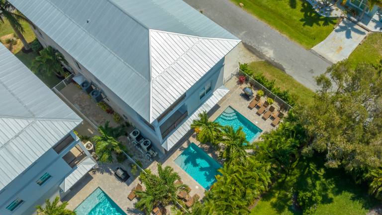 Casa Antilles Pet Friendly, Ping Pong Table, Private Heated Pool, Steps to Beach! — photo 3