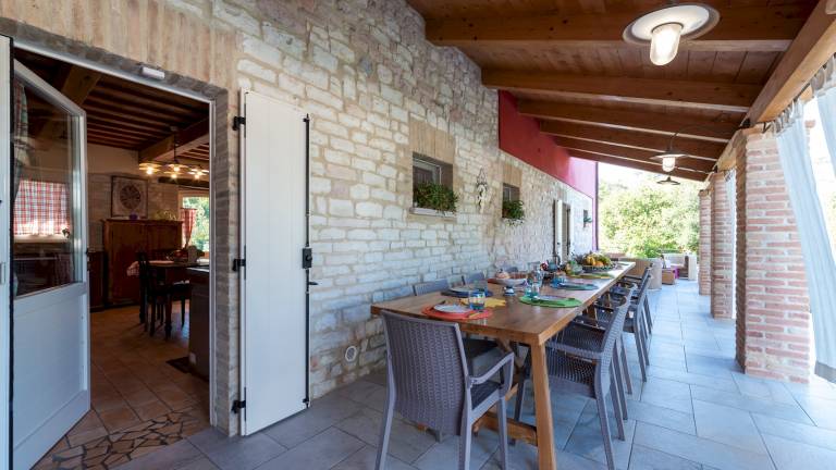 Villa with BBQ, yard & private pool — photo 4