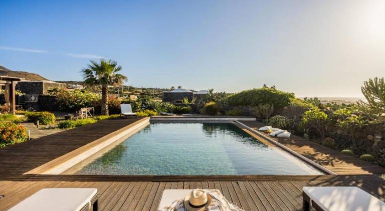 Charming house with pool | Pet-friendly — photo 2