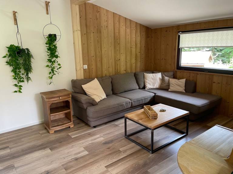 Chalet with garden, grill & patio | Mountain view — photo 3