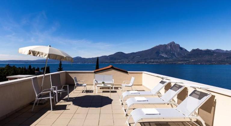 Wonderful serviced apartment with terrace, pool & garden | Close to the beach | Pets are welcome — photo 3